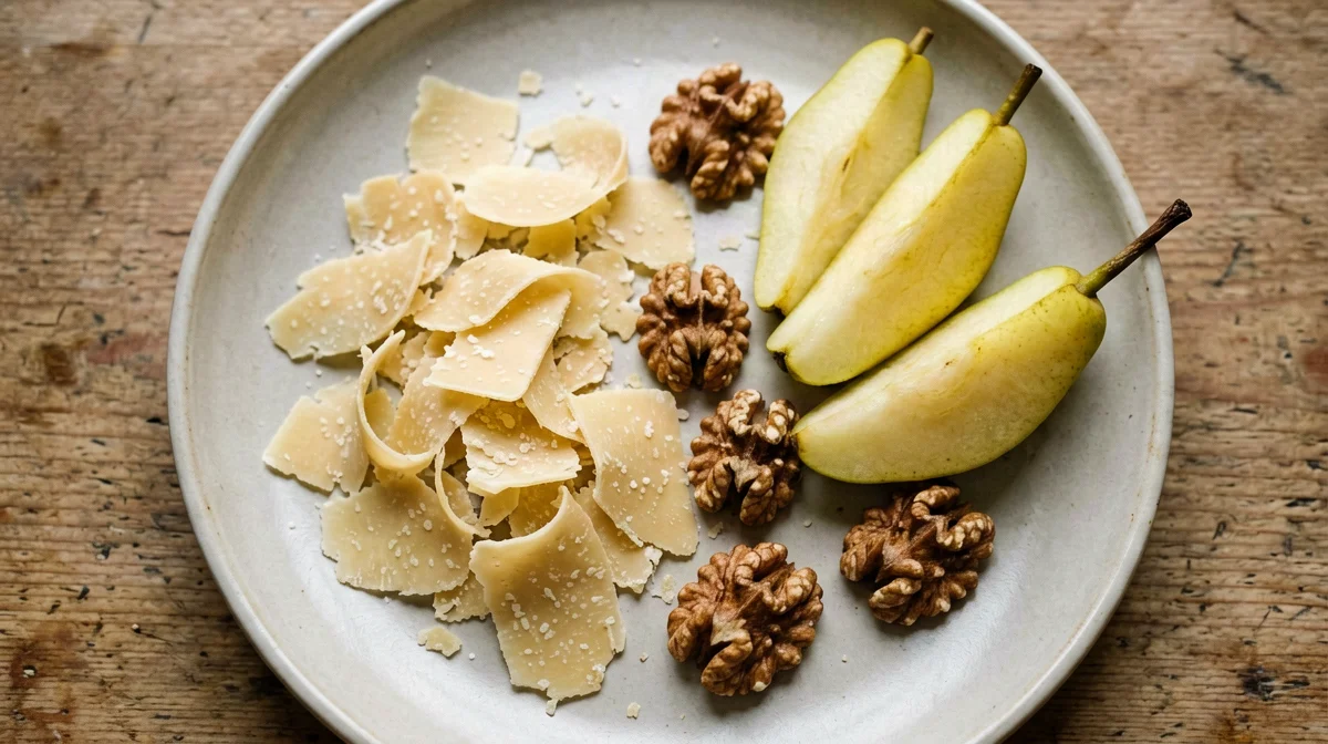 Scaglie di parmigiano con pera e noci